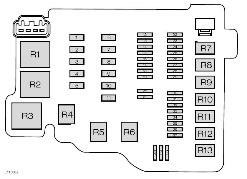 Ford Fiesta MK6 - fuse box - engine junction